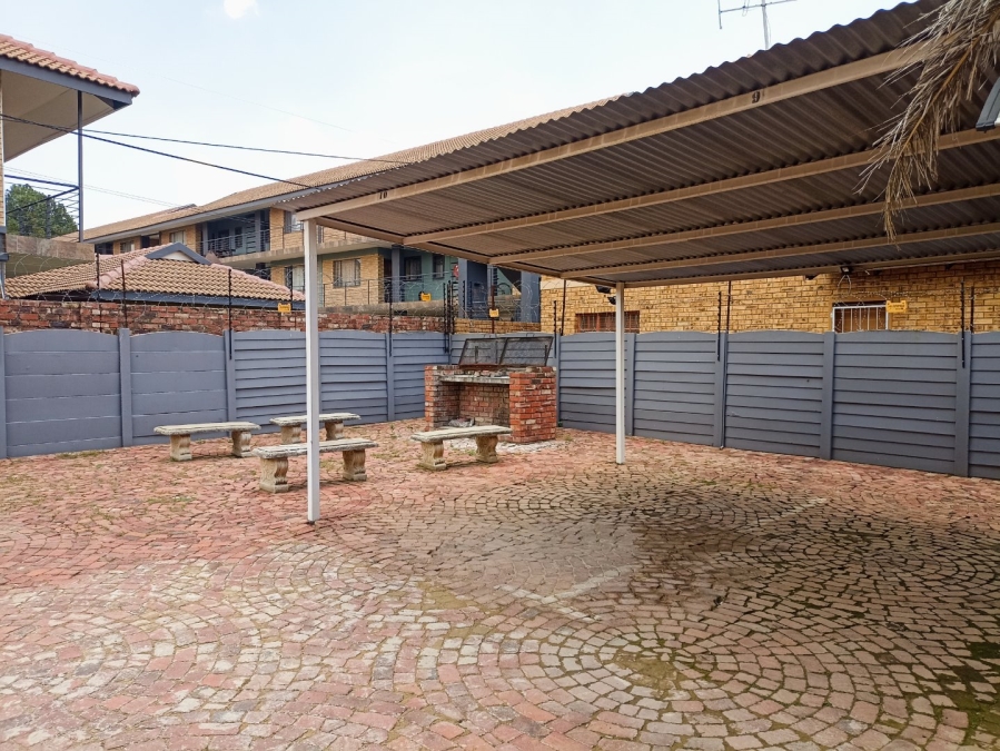 To Let 1 Bedroom Property for Rent in Die Bult North West